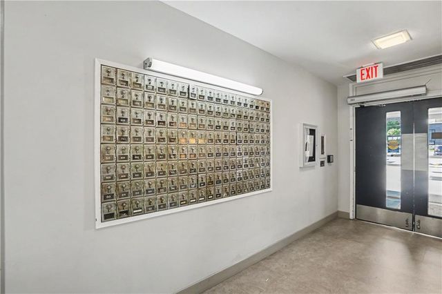 333 W Meyer Boulevard 305, Kansas City, MO 64113