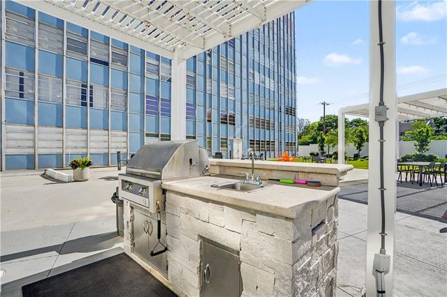 333 W Meyer Boulevard 305, Kansas City, MO 64113