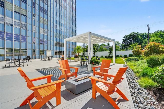 333 W Meyer Boulevard 305, Kansas City, MO 64113