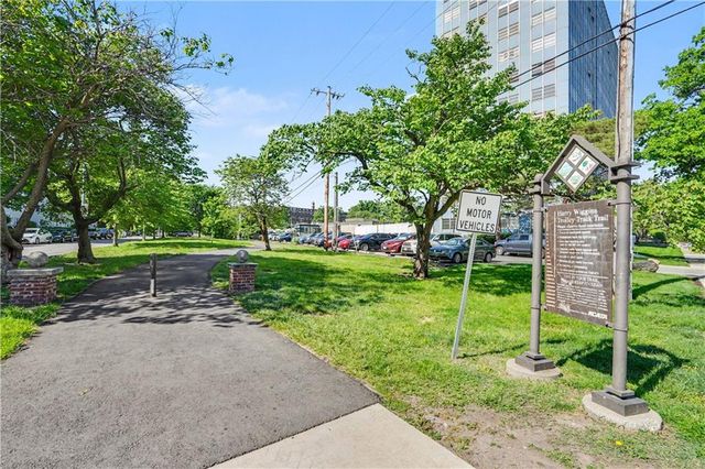 333 W Meyer Boulevard 305, Kansas City, MO 64113