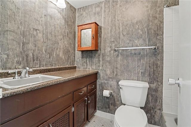 333 W Meyer Boulevard 305, Kansas City, MO 64113