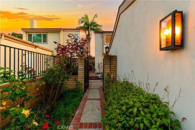 54 Willow Tree, Irvine, CA 92612