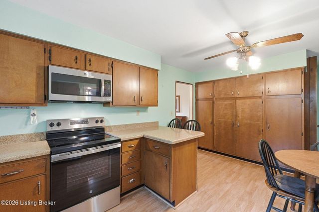 10506 Covered Bridge Rd, Prospect, KY 40059