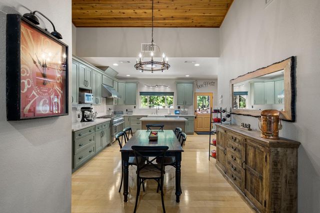 1641 Meadowview Rd, Arnold, CA 95223