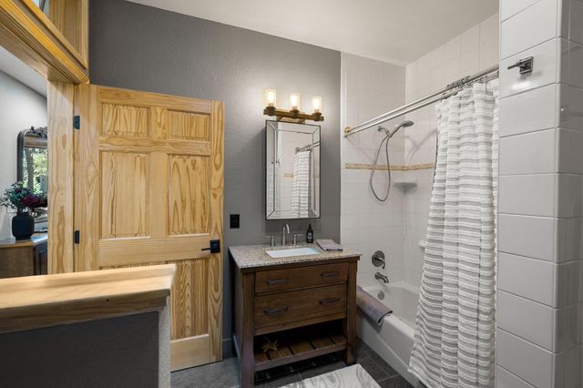 1641 Meadowview Rd, Arnold, CA 95223