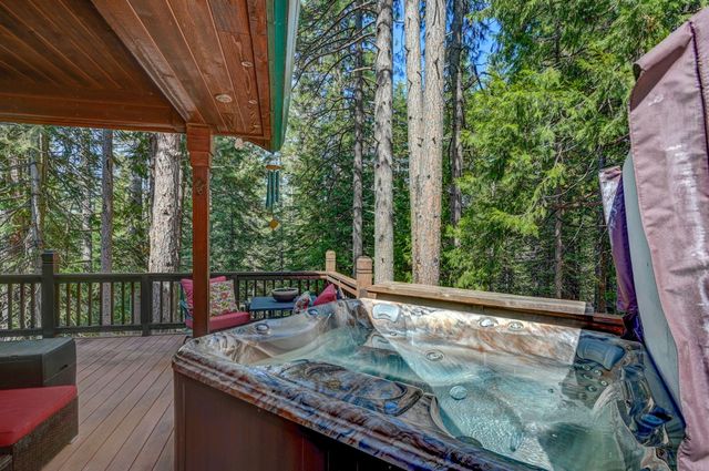 1641 Meadowview Rd, Arnold, CA 95223