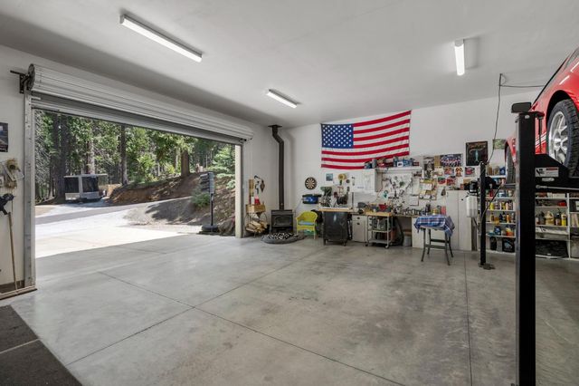 1641 Meadowview Rd, Arnold, CA 95223