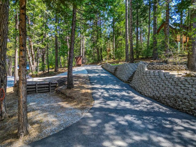 1641 Meadowview Rd, Arnold, CA 95223