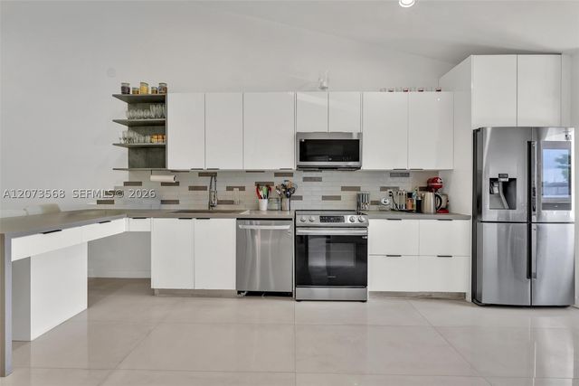 5506 SW 28th Ter, Dania Beach, FL 33312
