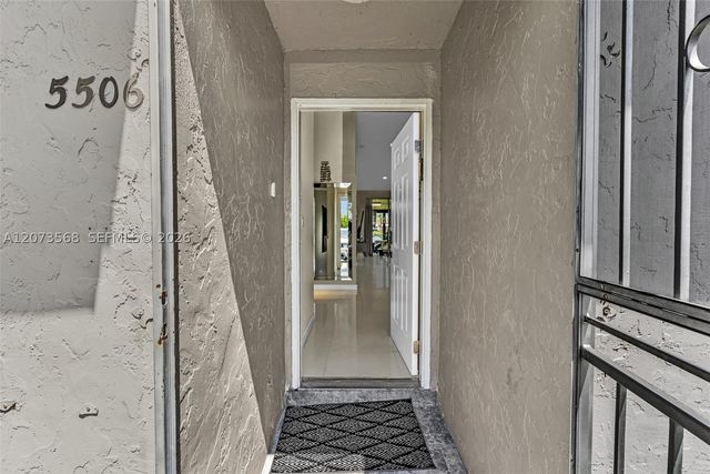 5506 SW 28th Ter, Dania Beach, FL 33312