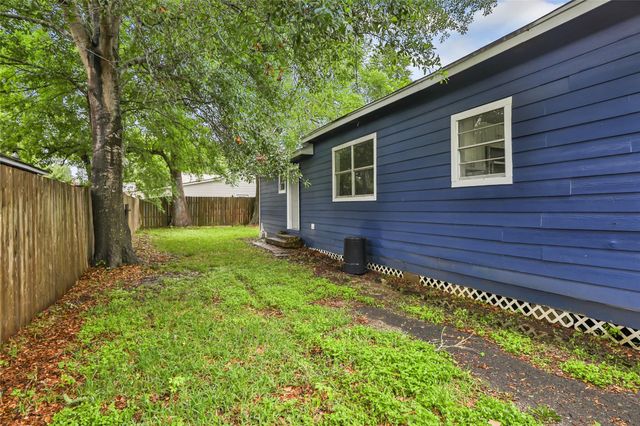 2605 Cornell Street, Liberty, TX 77575
