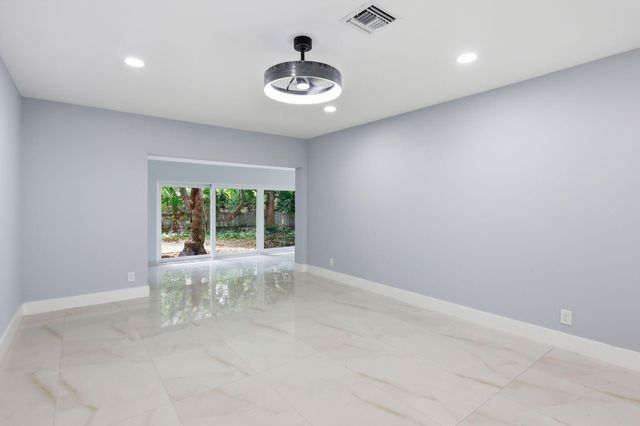 2999 NE 2ND Avenue, Boca Raton, FL 33431