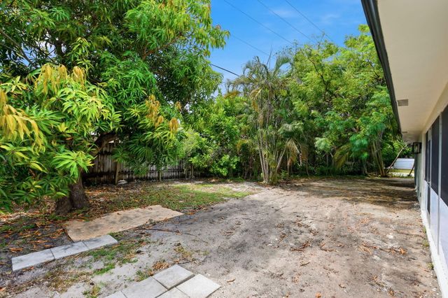 2999 NE 2ND Avenue, Boca Raton, FL 33431