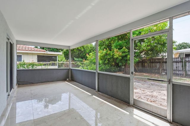 2999 NE 2ND Avenue, Boca Raton, FL 33431