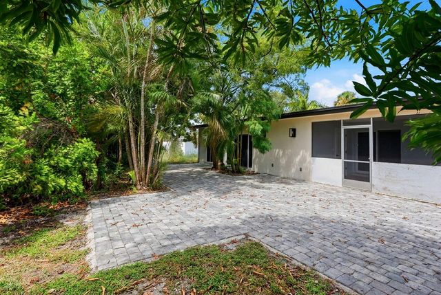 2999 NE 2ND Avenue, Boca Raton, FL 33431