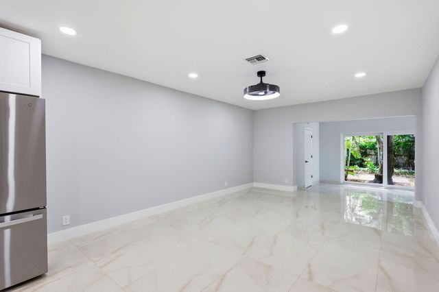 2999 NE 2ND Avenue, Boca Raton, FL 33431