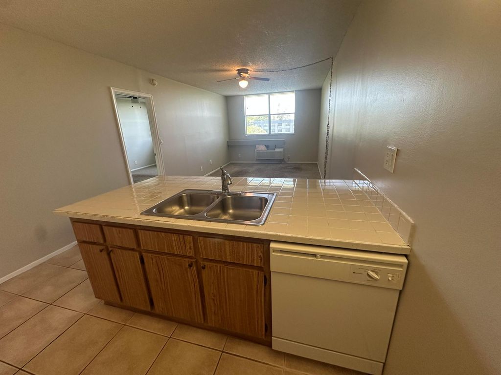 2501 RIVERSIDE Drive 517-A, Coral Springs, FL 33065