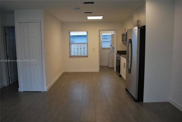 3641 NE 1st Ter, Oakland Park, FL 33334