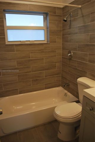 3641 NE 1st Ter, Oakland Park, FL 33334