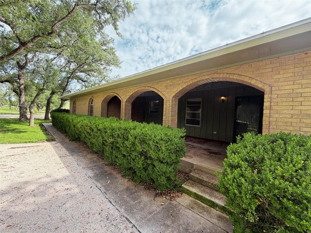 2751 River Oaks Drive, New Braunfels, TX 78132