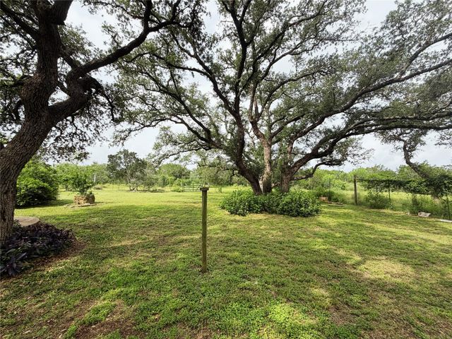 2751 River Oaks Drive, New Braunfels, TX 78132