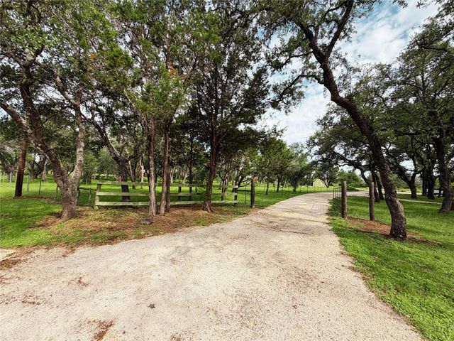 2751 River Oaks Drive, New Braunfels, TX 78132