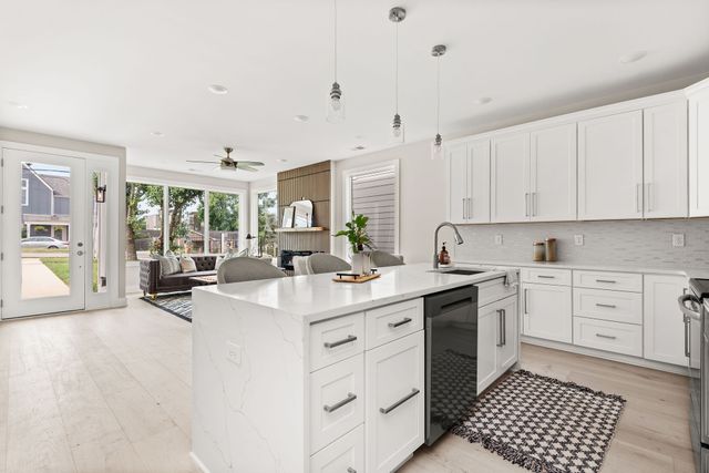 1724A Simpkins St, Nashville, TN 37208