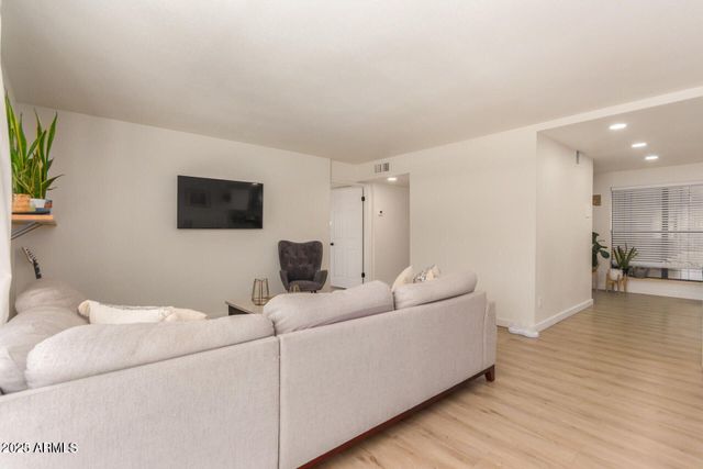 5122 N 31ST Way 238, Phoenix, AZ 85016