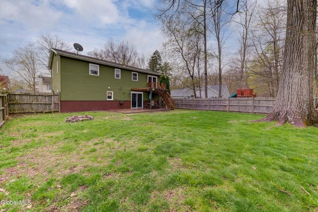 10 Florida Avenue, East Greenbush, NY 12144