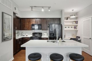 14807 Woodland Hills Drive B2P5204, Humble, TX 77396