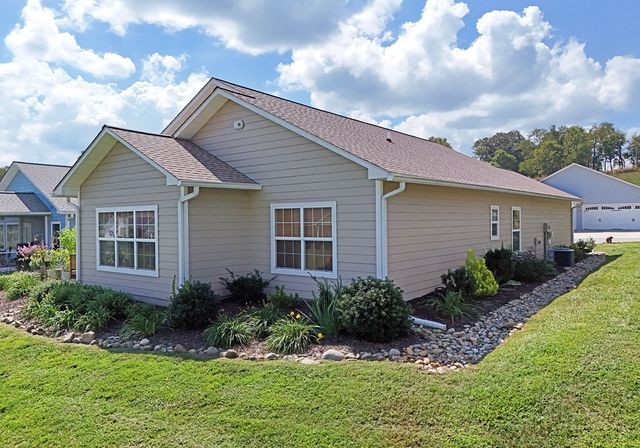 348 Riverwalk Circle, Hayesville, NC 28904