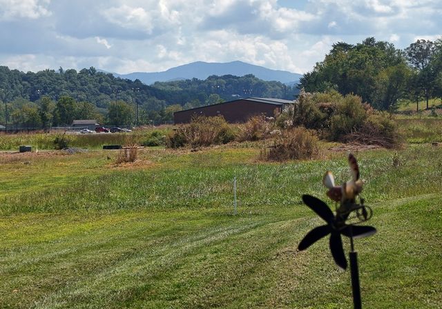 348 Riverwalk Circle, Hayesville, NC 28904