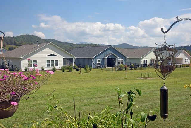 348 Riverwalk Circle, Hayesville, NC 28904