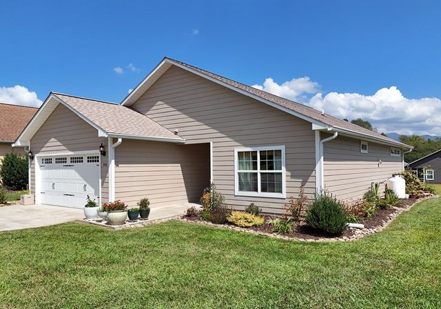 348 Riverwalk Circle, Hayesville, NC 28904