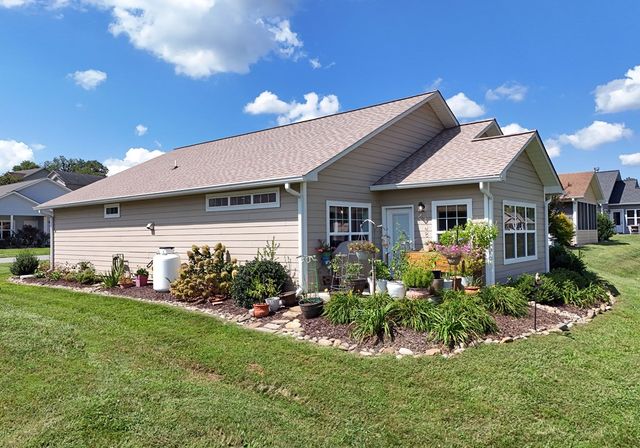 348 Riverwalk Circle, Hayesville, NC 28904