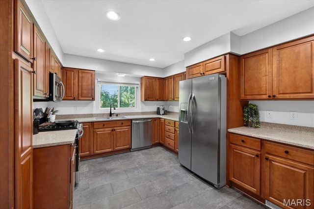 720 Fernview Drive, Creve Coeur, MO 63141