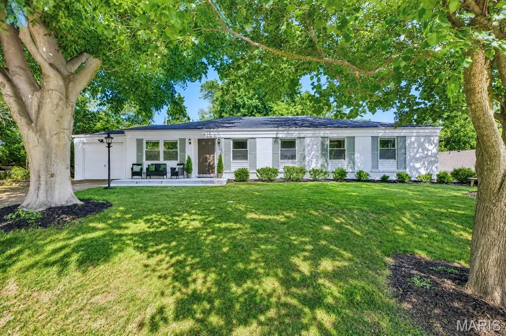 720 Fernview Drive, Creve Coeur, MO 63141