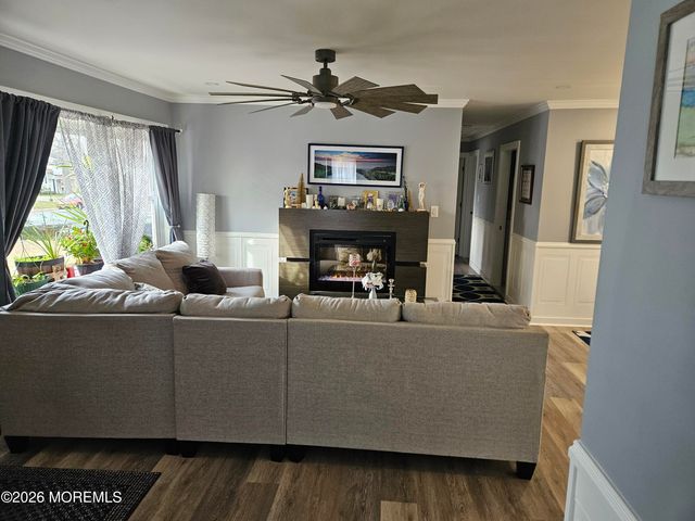 918 Raleigh Drive, Toms River, NJ 08753