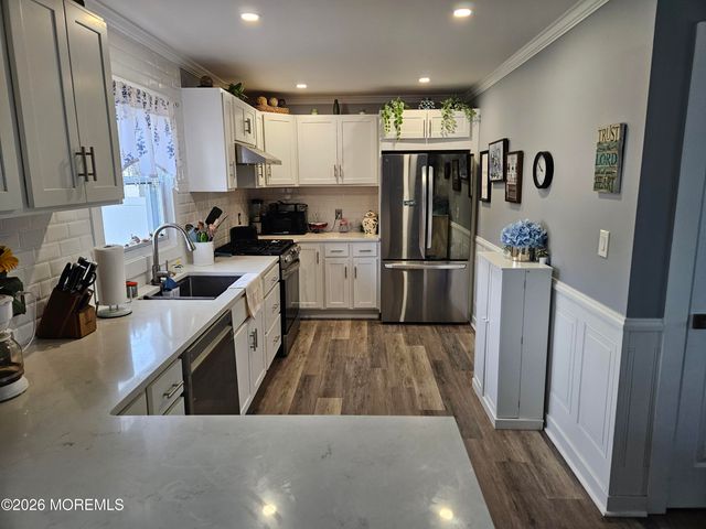 918 Raleigh Drive, Toms River, NJ 08753