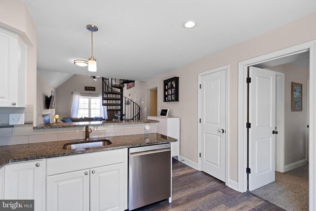 316 HUNTERS RD, Swedesboro, NJ 08085