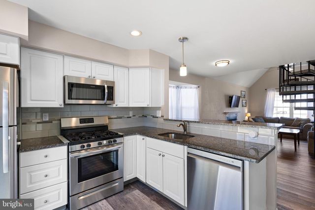 316 HUNTERS RD, Swedesboro, NJ 08085