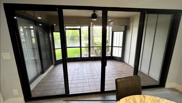 300 CROSSWINDS Drive B1, Greenacres, FL 33413