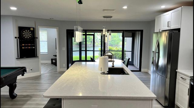 300 CROSSWINDS Drive B1, Greenacres, FL 33413