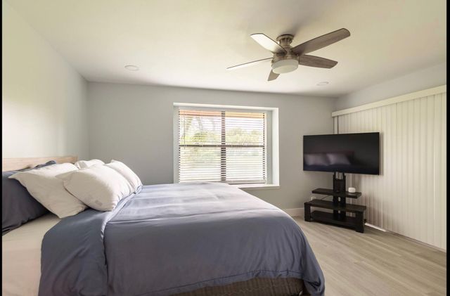 300 CROSSWINDS Drive B1, Greenacres, FL 33413