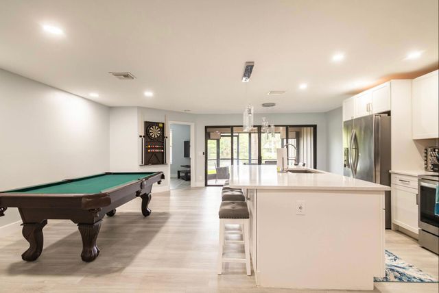 300 CROSSWINDS Drive B1, Greenacres, FL 33413