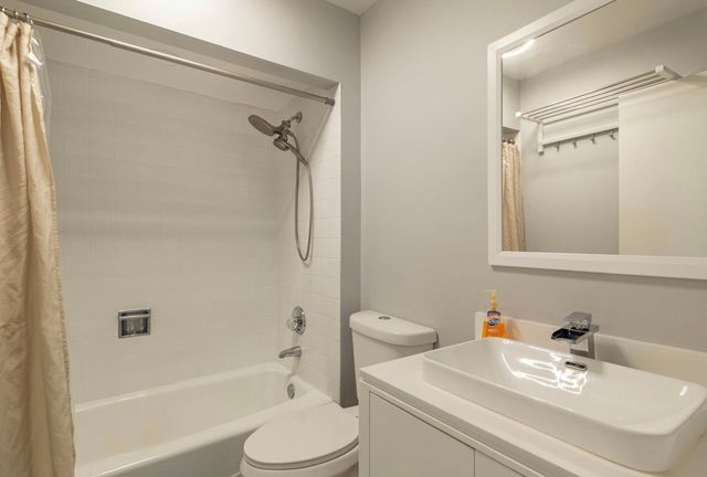 300 CROSSWINDS Drive B1, Greenacres, FL 33413