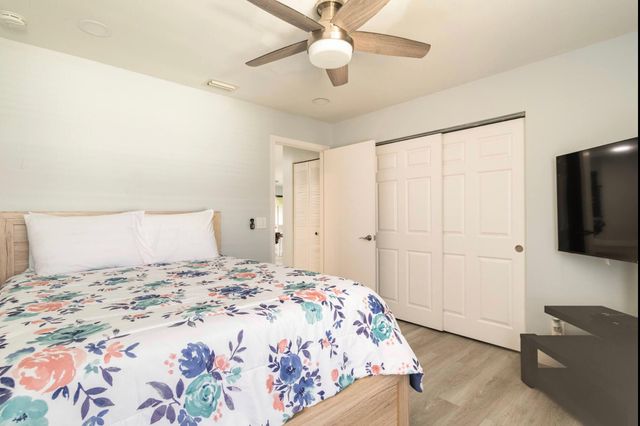 300 CROSSWINDS Drive B1, Greenacres, FL 33413