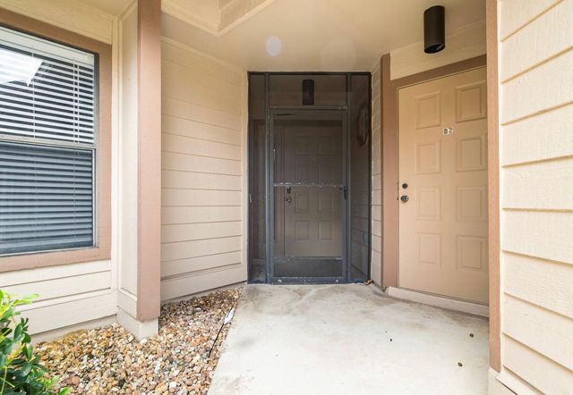 300 CROSSWINDS Drive B1, Greenacres, FL 33413