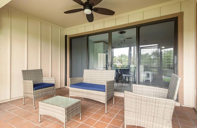 300 CROSSWINDS Drive B1, Greenacres, FL 33413