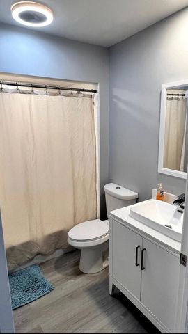 300 CROSSWINDS Drive B1, Greenacres, FL 33413